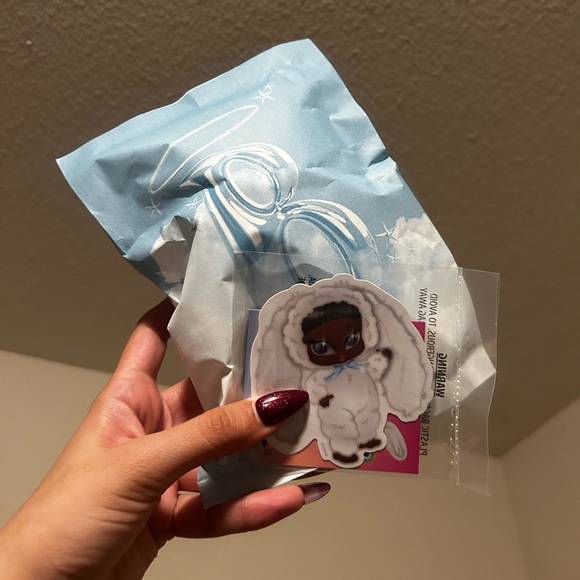 BRATZ Bratziez Iconz Seriez Plush Keychain Blindbox - Confirmed Sasha - Picture 4 of 6